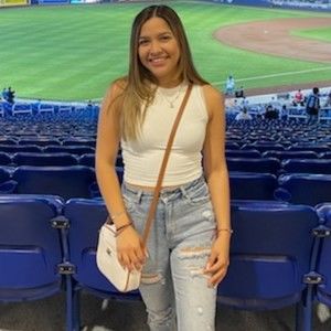 Meet your Posher, Daniela